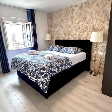 Apartment Vijoleta In City Centre Сплит Экстерьер фото